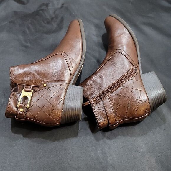 UNISA POINTED TOE WOMEN"S ZIP CLOSURE BLOCK HEEL BOOT - Picture 16 of 16